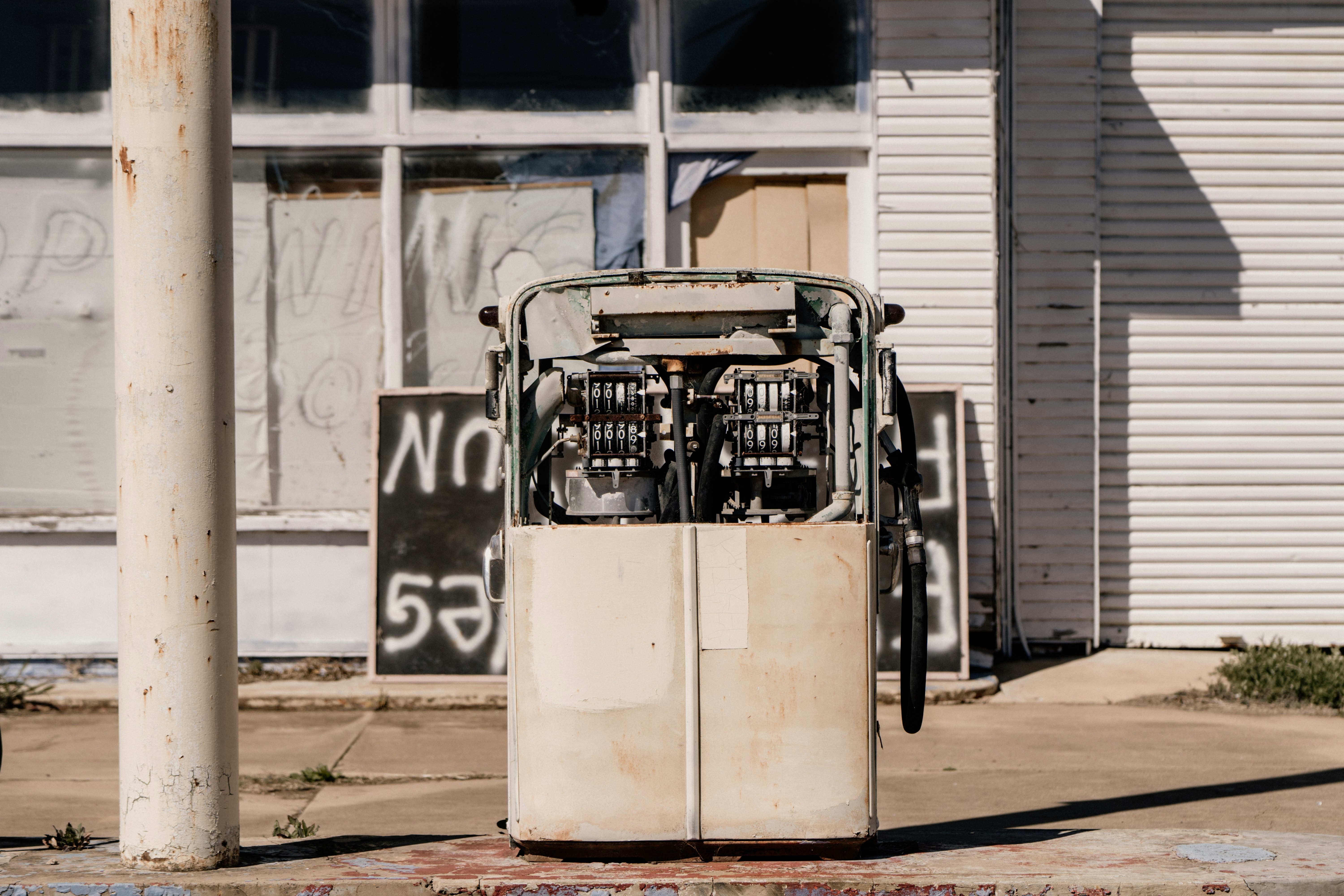 white and black food cart